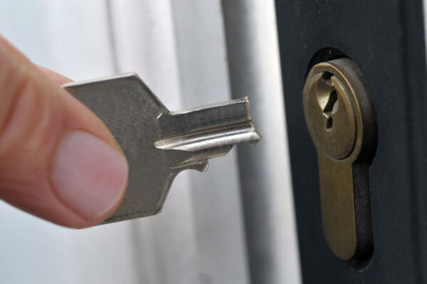 Estrare chiave spezzata nella serratura